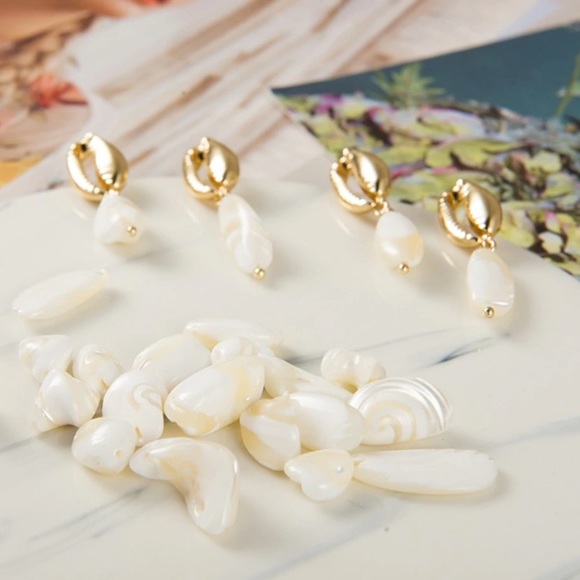 Mermaid natural shell gold stud post back dangle earrings - Picture 7 of 7